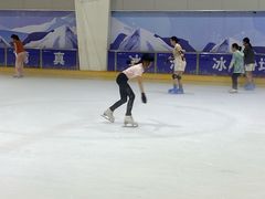 -正佳冰河湾真冰滑冰场