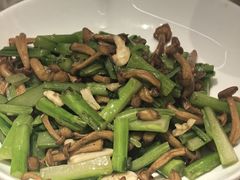 菌菇炒菜心-京味斋·烤鸭·北京菜(安贞店)