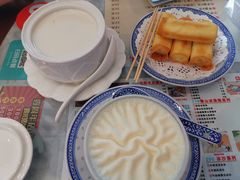 -广信牛奶甜品世家(台东店)