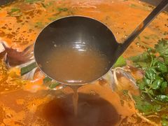 -野山舂·贵州现舂酸汤火锅(鸿通城店)