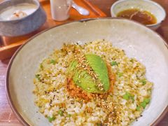 牛油果拌饭-小食院简餐厅