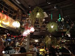 大堂-胡桃里音乐餐厅(陶溪川店)(川湘赣菜·世界百大酒庄直供红酒·音乐表演)