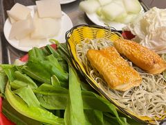 -洞庭洲·防空洞火锅·烧烤·铜锅涮肉(新百广场店)