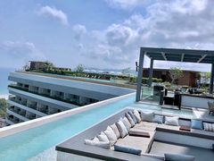 -瑰丽酒店·海吧·天际下午茶·现场DJ·天台酒吧