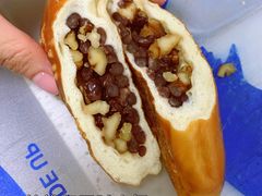 核桃红豆碱水-Dough&Joe团憩(瑞虹天地月亮湾店)