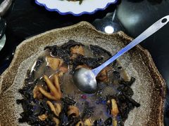 -粘豆包柴火铁锅炖