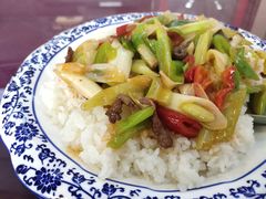 葱爆牛肉盖浇饭-兰州牛肉拉面(颐德花园店)