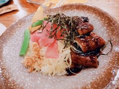 鳗鱼鸡粒蟹子炒饭-more than meow吴止猫主题餐厅(承德 中船汇店)