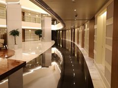 -上海滴水湖皇冠假日酒店