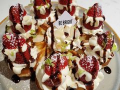 草莓忌廉华夫饼-BE BRIGHT KITCHEN(正佳广场店)