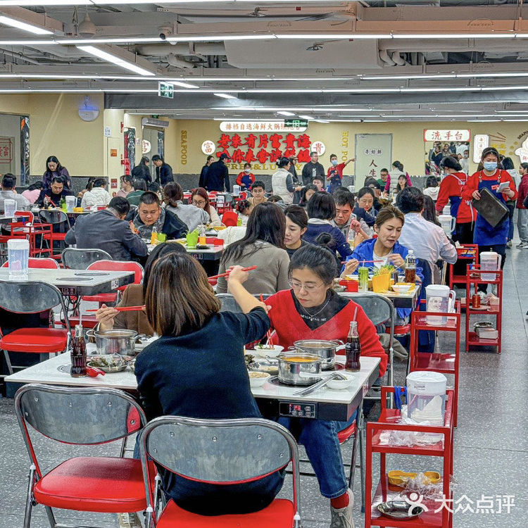 可算吃上朱富贵了！工作日人也是真的多