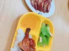 -同济大学本部学苑饮食广场