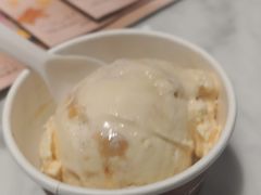 咸趣焦糖冰激凌球-哈根达斯(虹口店)