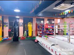 -臻元搏击格斗泰拳拳馆(港隆店)