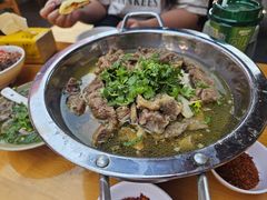 -大众跷脚牛肉馆·非遗传承单位(峨眉山店)