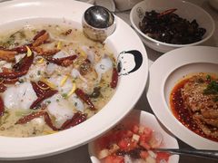 -江渔儿酸菜鱼·拔草餐厅(虎门君乐汇店)