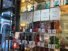 零售区-VENCHI 闻绮(上海佛罗伦萨小镇店)