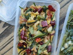 野山菌炒腊肉-阿葉农家饭店