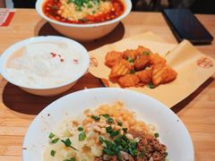 -周小波重庆小面·重庆名小吃(邹容路店)