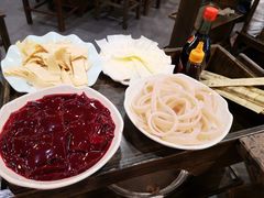 -肖肖酸萝卜鱼火锅(总店)