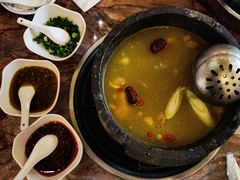 -鲁朗纳麦石锅鸡庄园