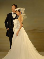 -至臻微拉婚纱摄影