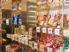 零售区-VENCHI 闻绮(上海佛罗伦萨小镇店)