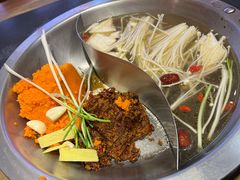 -沸炉重庆老火锅(军事博物馆店)