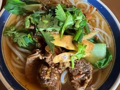 -杭州西湖湖滨银泰亚朵酒店