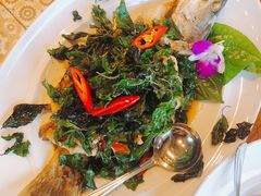 -Chom Cafe and Restaurant