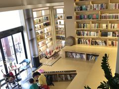 -新华书店(顺峰山公园店)