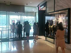 -lululemon(上海浦东IFC店)