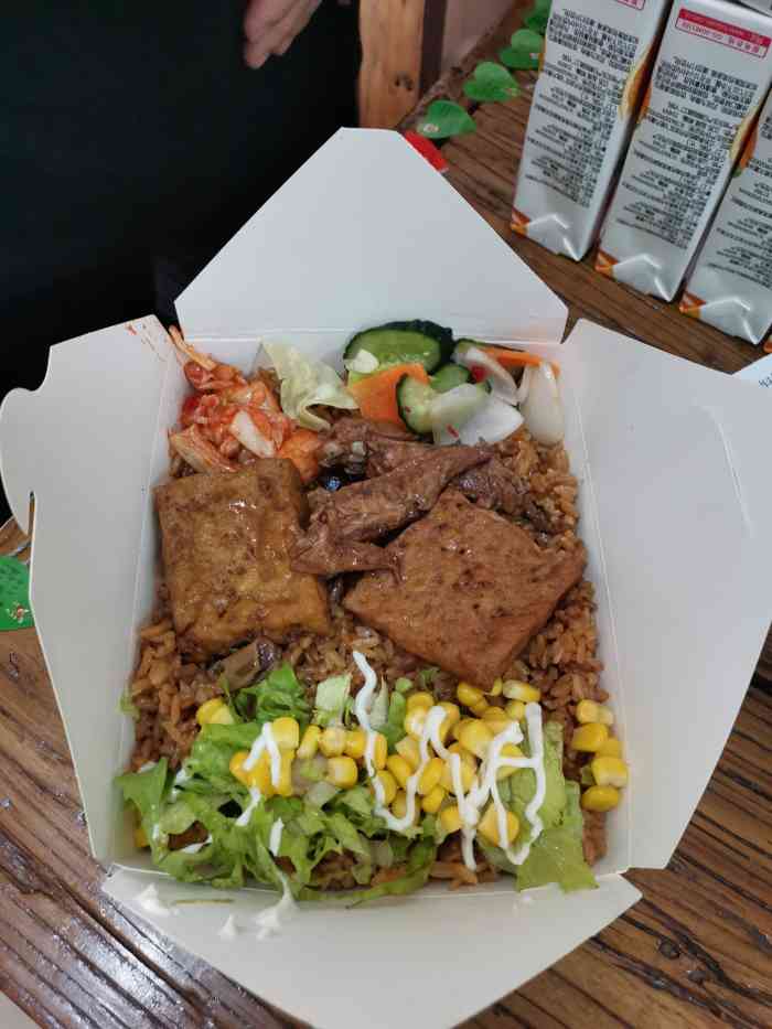 象牙山李大国剁椒焖饭-"真的是乡村爱情李大国开的店,跟李大国炸鸡.