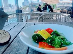 炒季节时蔬-MONICH牛排融合餐厅(和义大道购物中心店)