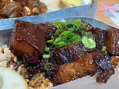 葱香海味红烧肉浇汁米饭-有肉食·虎九闽菜(798艺术区店)