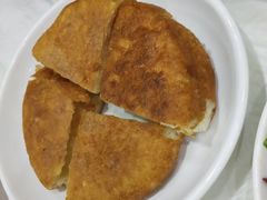 青稞饼-乡土特色.冷锅鱼.牦牛肉汤锅