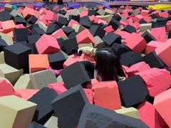 -嘿哟动霸CHUA·新潮玩运动娱乐中心·蹦床滑冰团建乐园