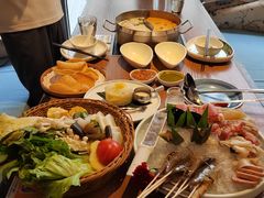 -樾餐厅泰式海鲜火锅(民歌湖店)