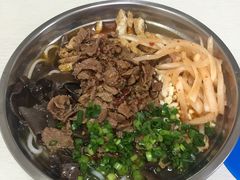 生炒牛肉粉加码木耳豆腐-清真•佬苏记邵阳回民米粉(河西店)