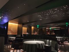 -左庭右院鲜牛肉火锅黑金店(陆家嘴中心店)