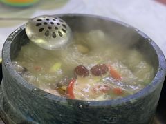 -鲁朗纳麦石锅鸡庄园