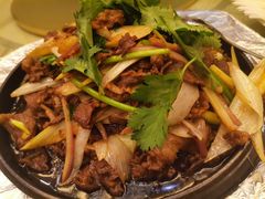 铁板爆羊肉-民族饭店-四季餐厅