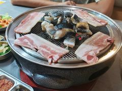 -围炉肉舍•炭烤活鳗•丹东海鲜烤肉(步行街店)