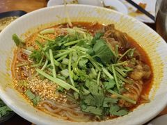 成都猪脚米线-付小姐在成都(中山公园店)