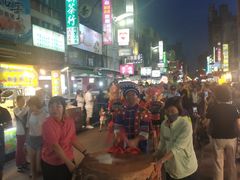 -六合夜市