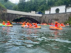 -安吉龙王山峡谷漂流