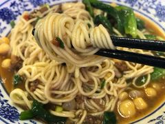 -渝之汇牛肉豌杂面