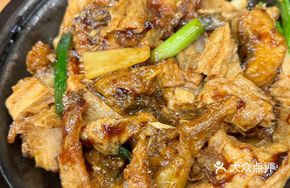 Fried Tofu Skin and Pork Belly Stewed with Catfish