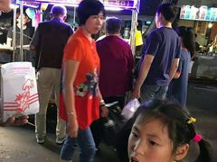 -六合夜市