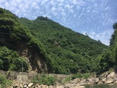-安吉龙王山峡谷漂流